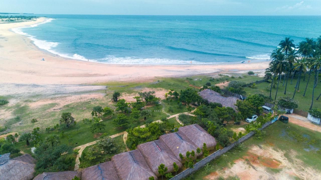 Blue Waters Hotel Arugam Bay Exterior foto