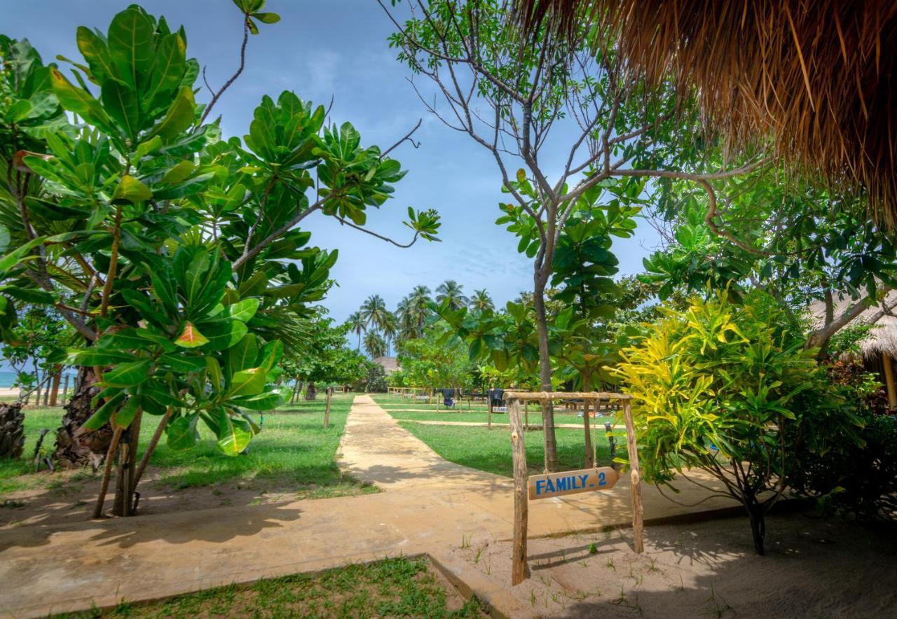Blue Waters Hotel Arugam Bay Exterior foto