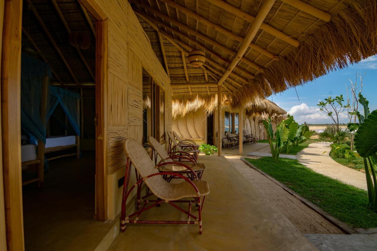 Blue Waters Hotel Arugam Bay Exterior foto