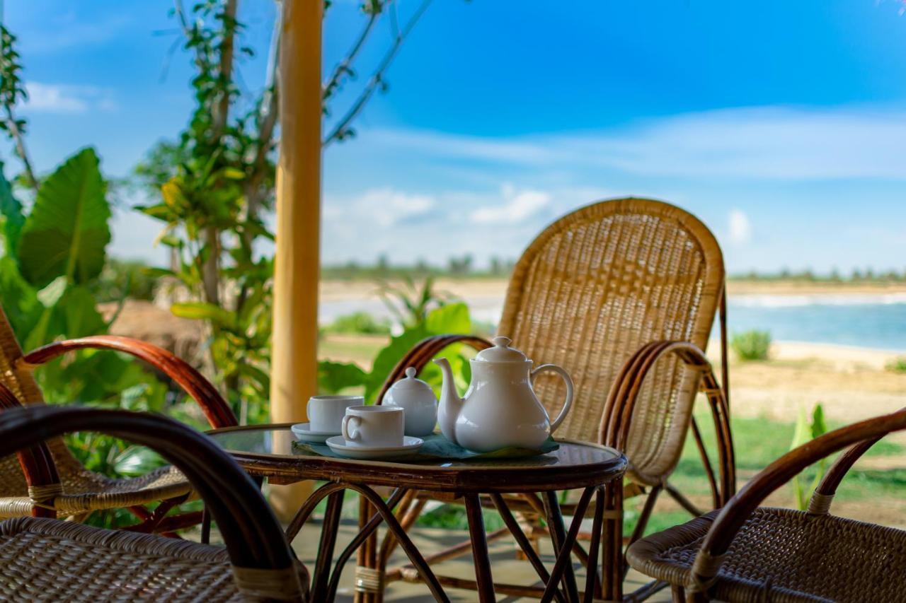 Blue Waters Hotel Arugam Bay Exterior foto